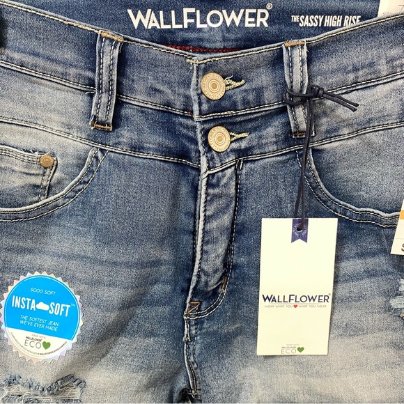 🌟NWT🌟 Wallflower High Rise Shorty Short - Picture 2 of 6